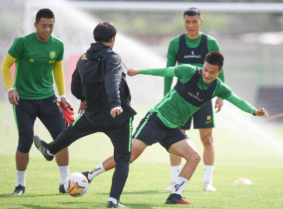 北京国安赛后远射贴柱，志在欧冠名次提升，话题不断，轮换策略成焦点的简单介绍